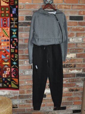 TUXY The Ultimate One-Piece Lounge Storm Suit Jumpsuit Hoodie Gray & Black M